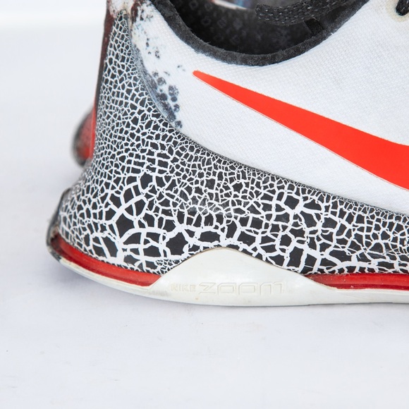 Nike KD 8 Christmas boy’s low top sneaker split design red & black graphic 7Y - Picture 10 of 16